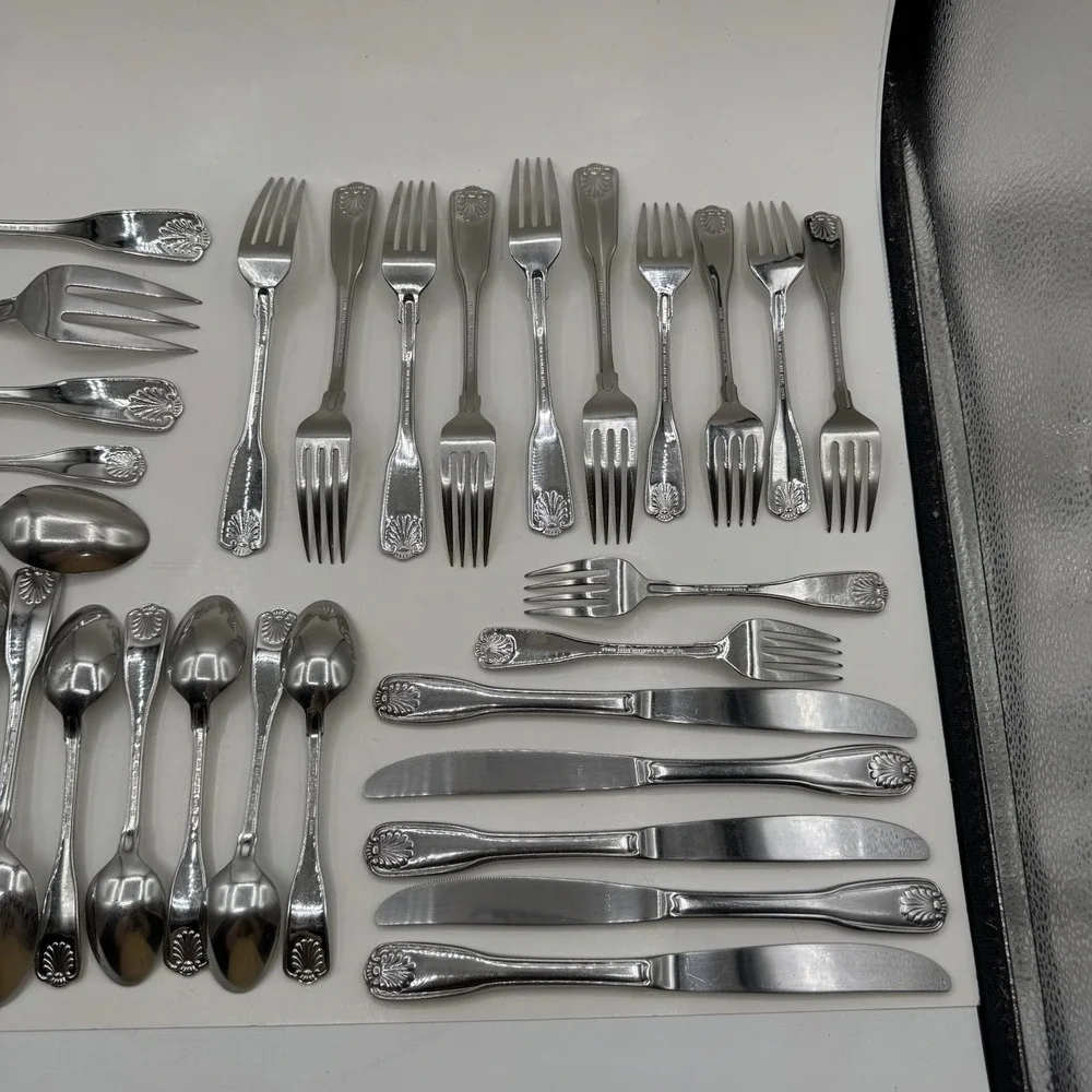 Wallace Country Shell 33 Piece Set 18/8 Stainless Fork Spoon Knife Hostess
